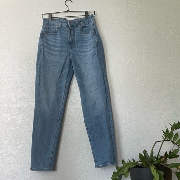 American Eagle outfitters mom Jean - Picture 1 of 5